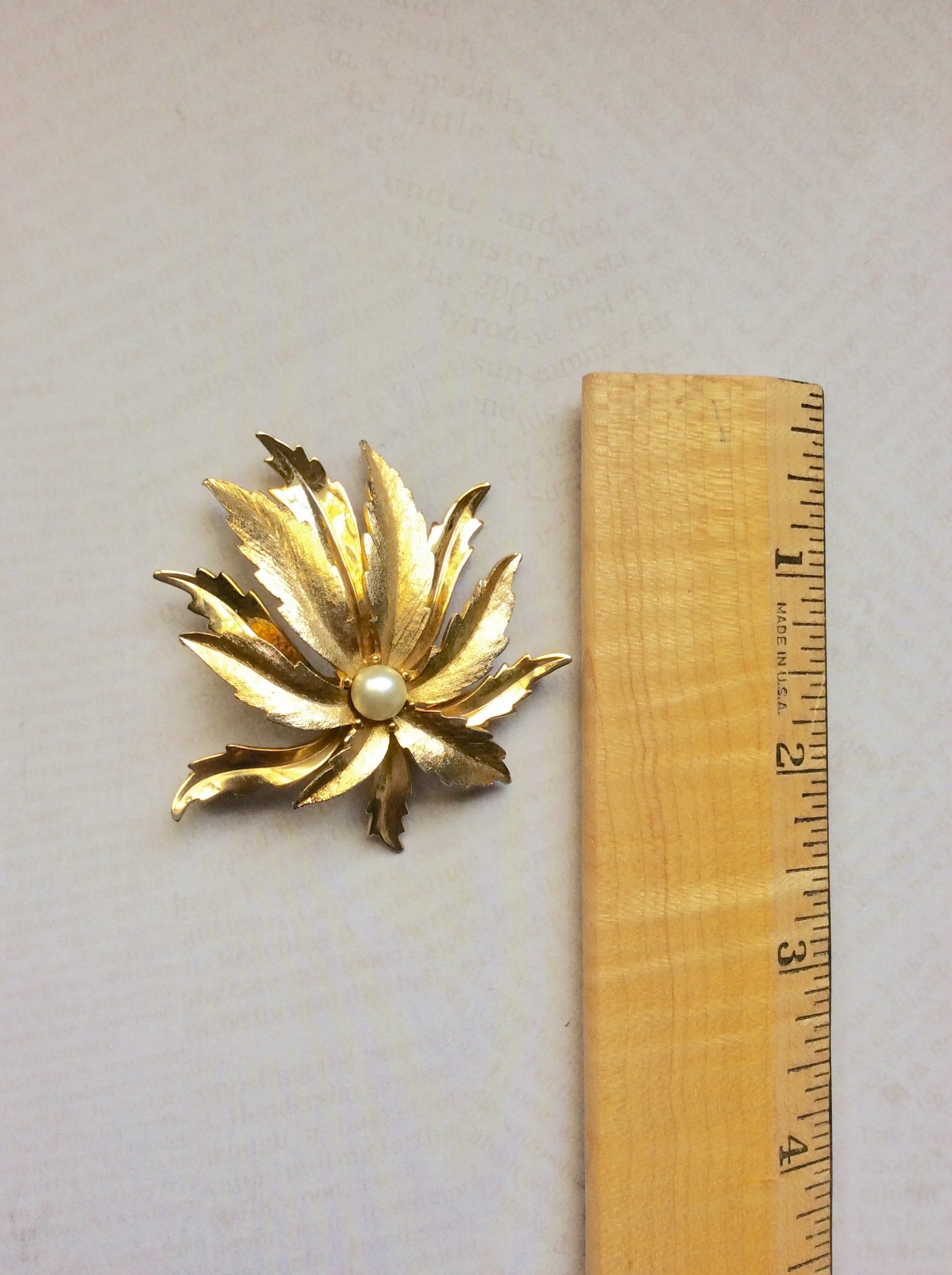 Vintage Emmons Gold Tone Floral Leaf Brooch/retro Fashion