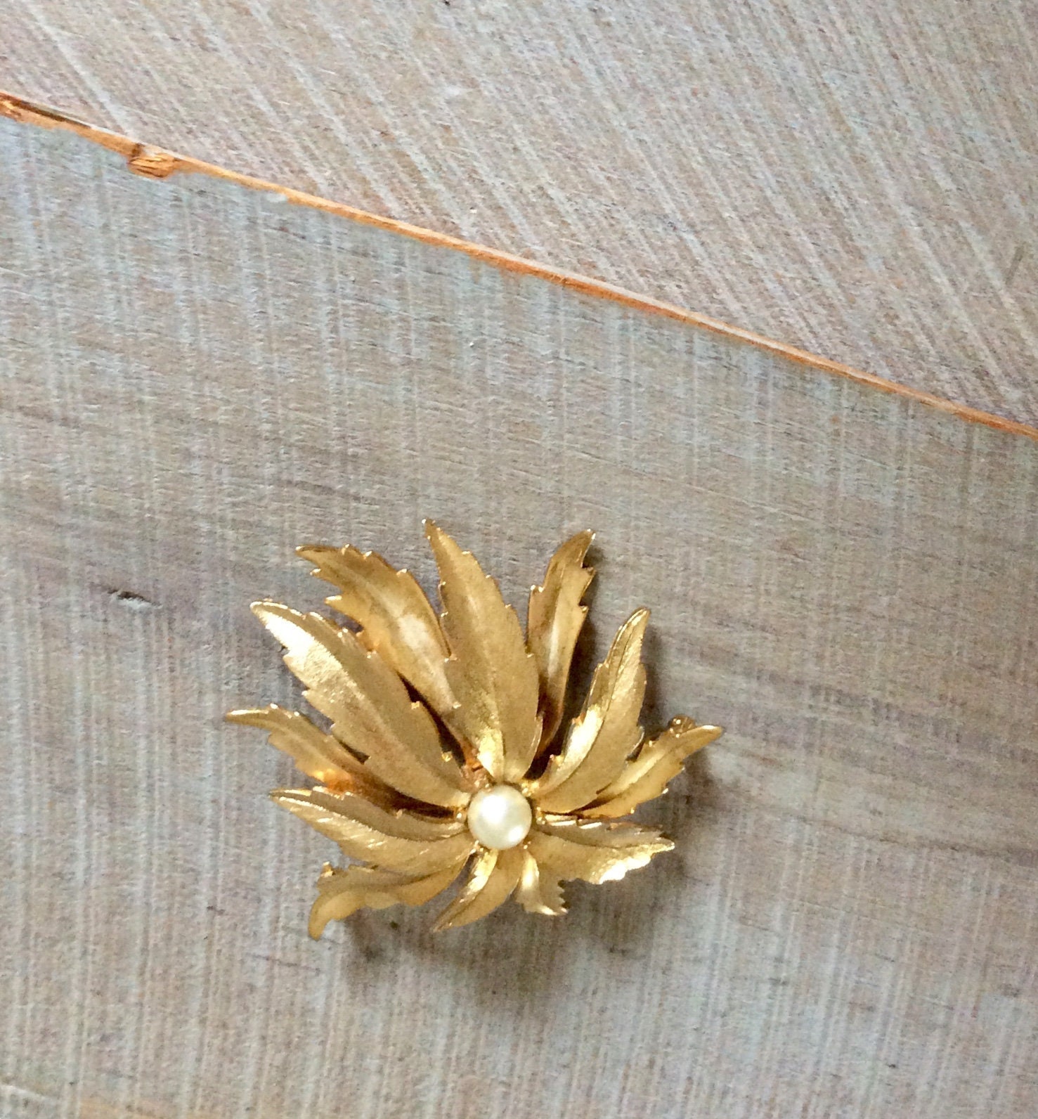 EMMONS ヴィンテージ ブローチ Vintage Emmons Gold Tone Floral Leaf Brooch/retro Fashion