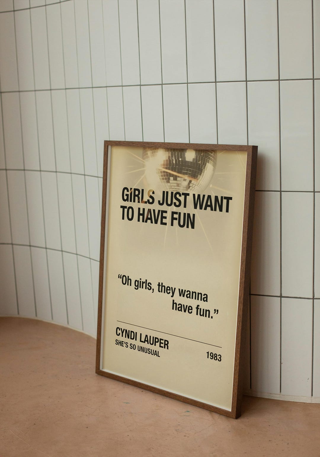 シンディ・ローパー「Girls Just Want to Have Fun」 | デジタルダウンロード |  マグカップ、クッション、トートバッグ、マウスパッド、スマホケース、Tシャツ、ポスター、キャンバスプリント - Etsy 日本, image size:1080x1543