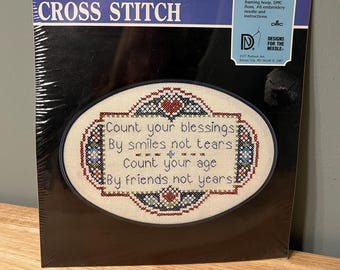 Count Your Blessings Von Lächeln nicht Tränen, #3502 Gestempelter Kreuzstich, DMC-Handarbeitspackung, Entworfen von Lois Thompson, Rahmen inklusiv, 14,5 x 20,3 cm