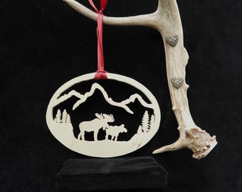 Handgemaakte figuurzaag kerstboomornament- Bull Moose en Cow Moose in the Tetons