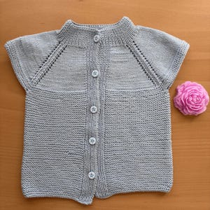 Handgemachte Baumwolle Baby Strickjacke: Weicher Pastell Blauer Strick