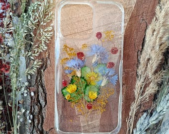 Telefoonhoesje met echte geperste bloemen en bosaardbei
