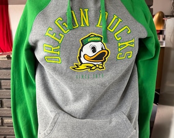 Men’s Oregon ducks hoodie green and gray fanatics sports teams hoodie