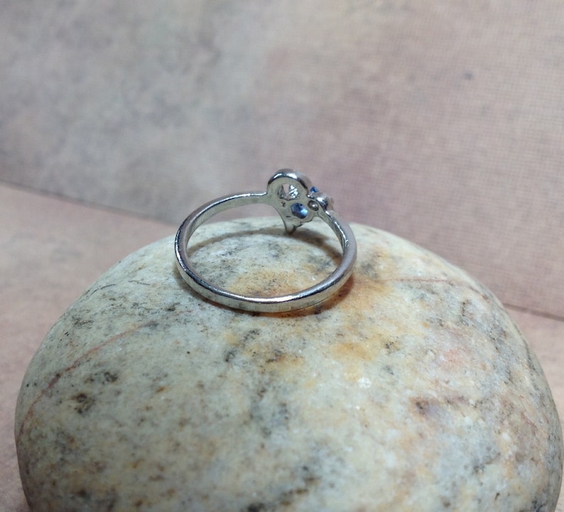 Heart Ring Blue Stone Unworn New Old Stock size 6