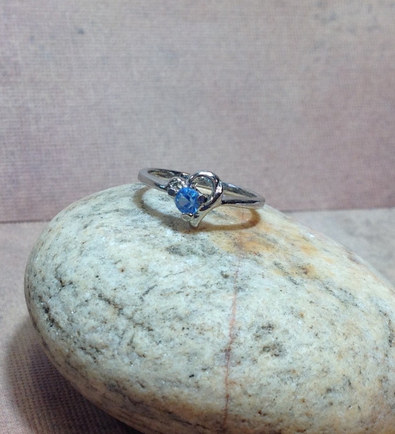 Heart Ring Blue Stone Unworn New Old Stock size 6