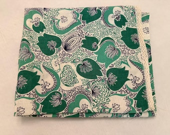 Vintage Tablecloth MCM Floral Green White Crocheted Edge 44" x 39"