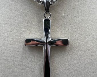 レガシークロスネックレス | 信仰の記念ジュエリー | クリスチャンクロスペンダント | 意味のある贈り物 | 時代を超えたデザイン