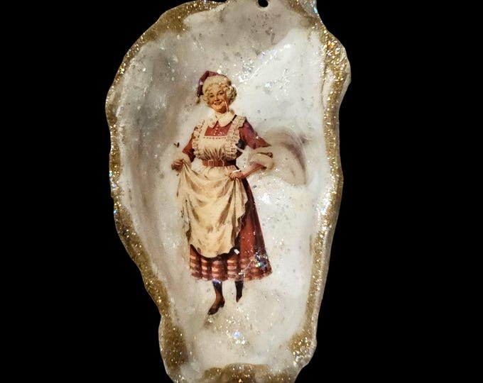 Handmade Mrs Clause Christmas Ornament: Handmade Shell Holiday Decor