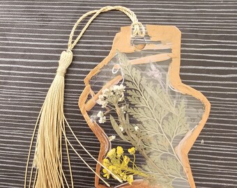 Dried Flower Bookmark: Handmade Bookmark