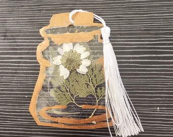 Dried Flower Bookmark: Handmade Bookmark