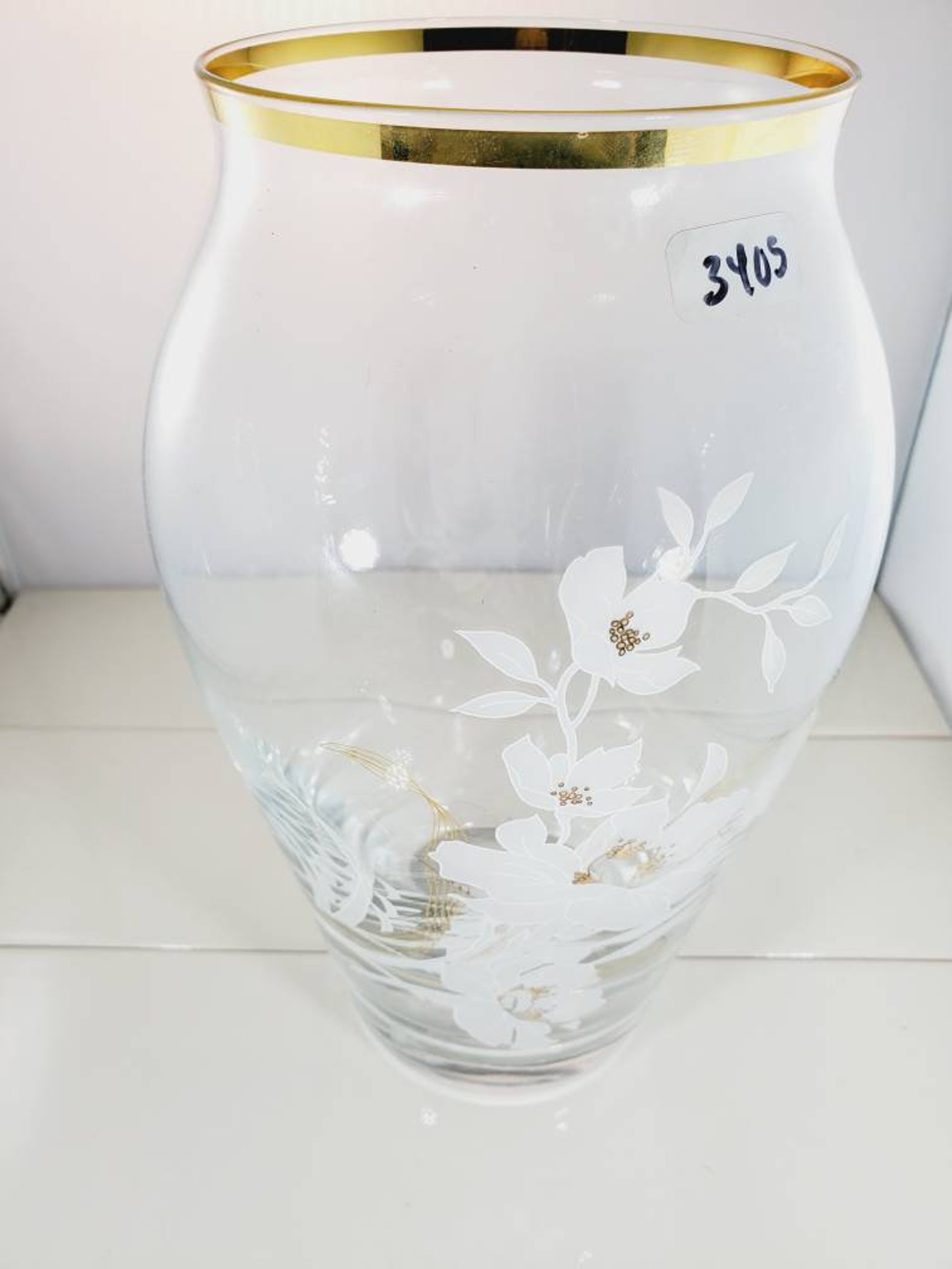 Large Crystal Vase White Etched Flowers Beautiful Ring Gold Etsy