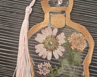 Dried Flower Bookmark: Handmade Bookmark