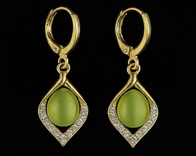 Handmade Synthetic Green Tigers Eye Earrings: 18 Kt Plate Lever Back Earring