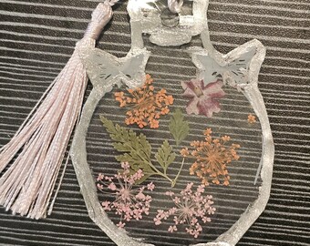 Dried Flower Bookmark: Handmade Bookmark