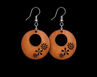 Handmade Floral Cutout Wood Circle Earrings – Boho Nature-Inspired Dangle Jewelry