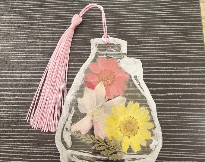 Handmade Dried Flower Bookmark: One-Of-A-Kind Page Marker