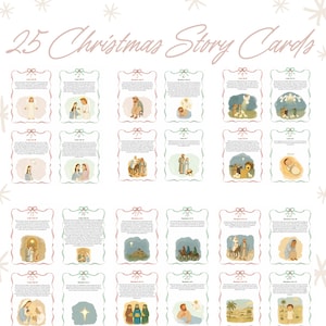 Puede incluir: Un conjunto de 25 tarjetas de historias navideñas con ilustraciones y texto, más una tarjeta de bonificación. Las tarjetas tienen un borde rosa claro y verde con un diseño de lazo. El texto "25 Christmas Story Cards" está en la parte superior.