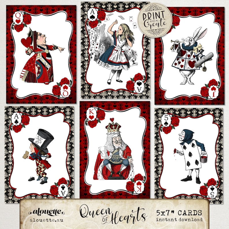 Pode incluir: Seis cartas de jogar imprim&iacute;veis com personagens de Alice no Pa&iacute;s das Maravilhas. As cartas s&atilde;o vermelhas e brancas com uma ilustra&ccedil;&atilde;o em preto e branco da Rainha de Copas, Alice, o Coelho Branco, o Chapeleiro Louco, o Rei de Copas e o 5 de Paus. As cartas medem 12,7x17,8 cm.