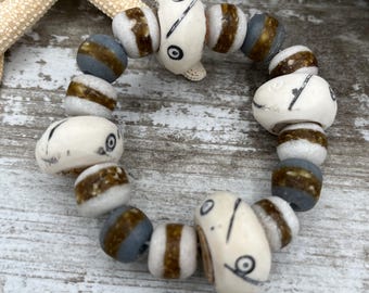 Pulsera de cuentas de vidrio tribales Krobo africanas: tamaño 7” aproximadamente.