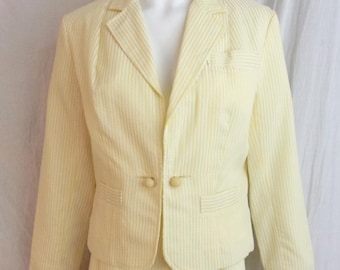 Traje vintage de los años 60 con falda de seersucker amarilla y blanca, talla mediana