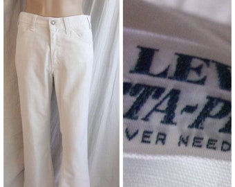 Vintage 1970s White Levis Cotton Blend Flare Legs 29 x 29