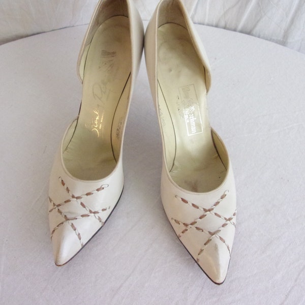 Vintage 1960s Shoes Women’s White Leather D’orsay Pumps with Decorative Lacing Size 7