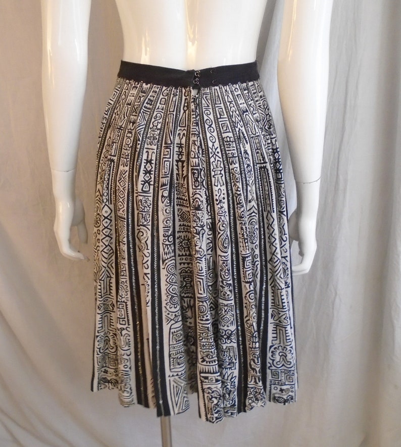 Vintage 1950s Circle Skirt Black and White Novelty Print with Sequins Mexico Small 26\u201d waist