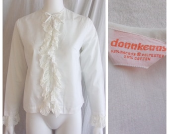 Vintage 1960s Blouse White Cotton Blend Lace Front and Cuffs Romantic Back Button Large