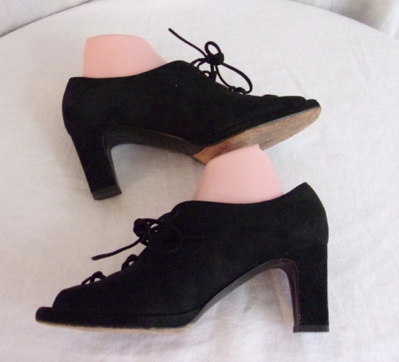 Vintage 1990s Shoes 1940s Style Black Suede Lace … - image 2