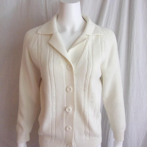 Vintage 2000’s white cardigan top