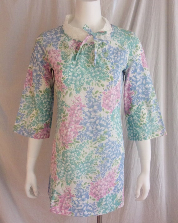 Vintage 1970s Mini Dress Floral with Lace Collar … - image 2