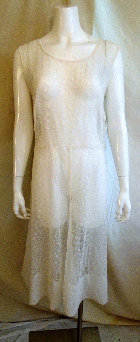 SALE Late 1940s Vintage Dress White on White Shee… - image 4