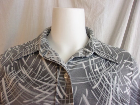 Vintage 1970s Blouse Mod Abstract Design In Grey … - image 6