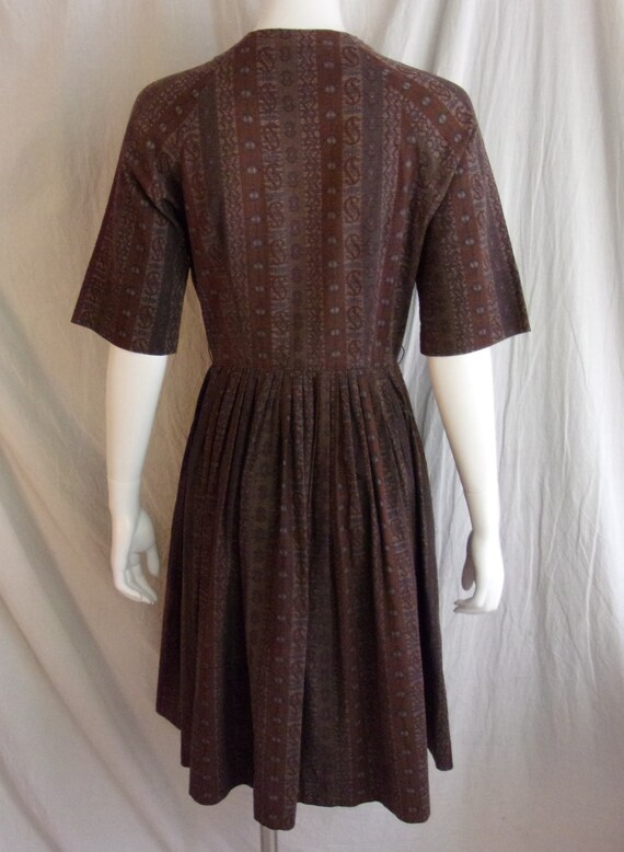 Vintage 1950s Dress Brown Paisley Print Cotton Sh… - image 7