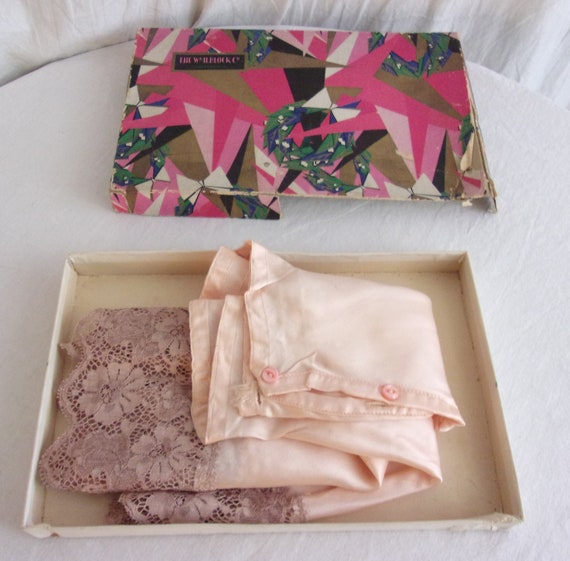 Vintage 1930s Tap Pants in Original Art Deco Box - image 1