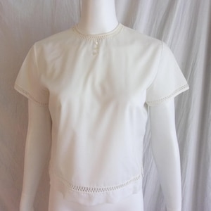 Vintage 1950s Blouse White Nylon Back Button Crochet Trim Hipbone Large