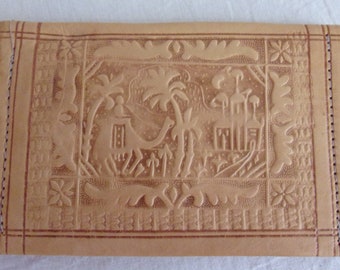 Vintage 1970s Wallet Leather Large Many Compartment Oasis with Camel Design