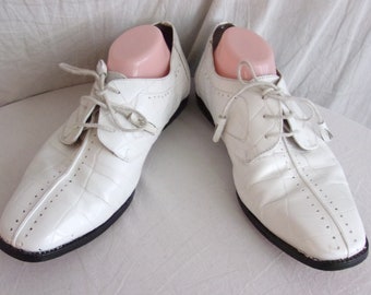 Vintage 1990s Men’s Shoes White Faux Alligator Oxfords Disco Look