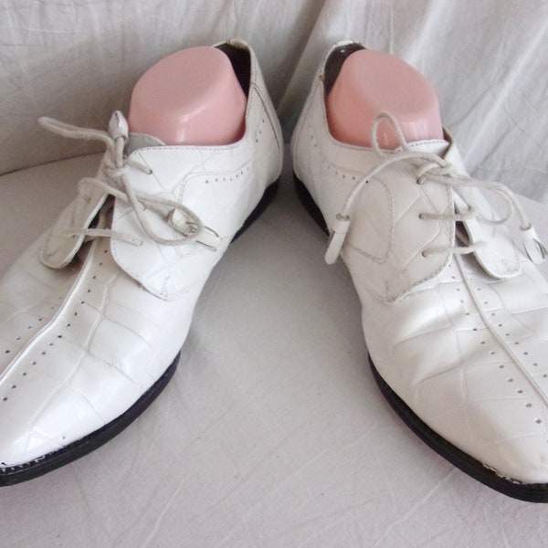 Vintage 1990s Men’s Shoes White Faux Alligator Oxfords Disco Look