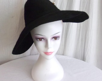 Vintage 1960s Adolfo Black Wool Wide Brim Hat With Daisies  display picture 2