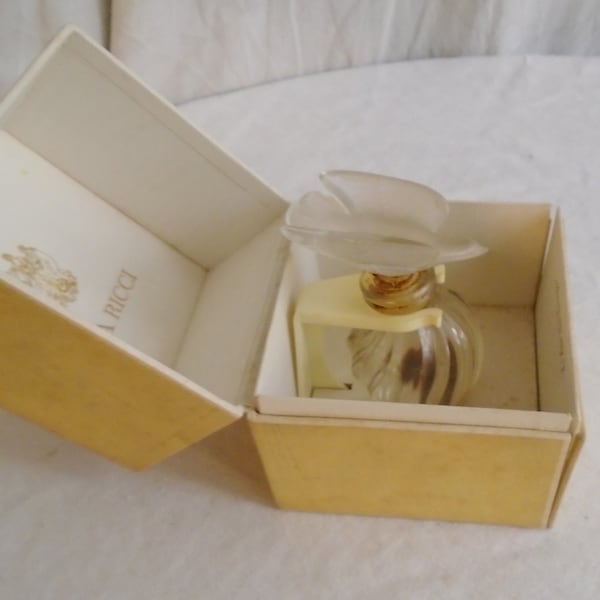 Vintage 1960s Perfume Bottle Nina Ricci L’air du Temps in Original Box Bottle By Lalique