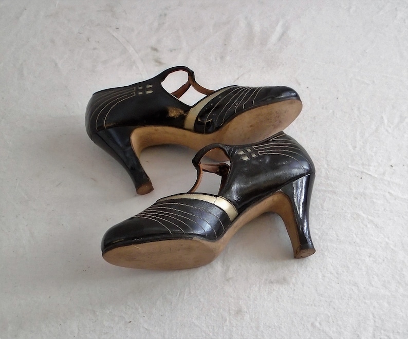 Vintage 1920s Pumps Black and Gold Art Deco Leather Mary Janes Size 5