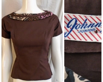 Vintage 1950s Blouse Cotton with Block Print Trim Pink and Brown Fitted Side Zipper Top XS