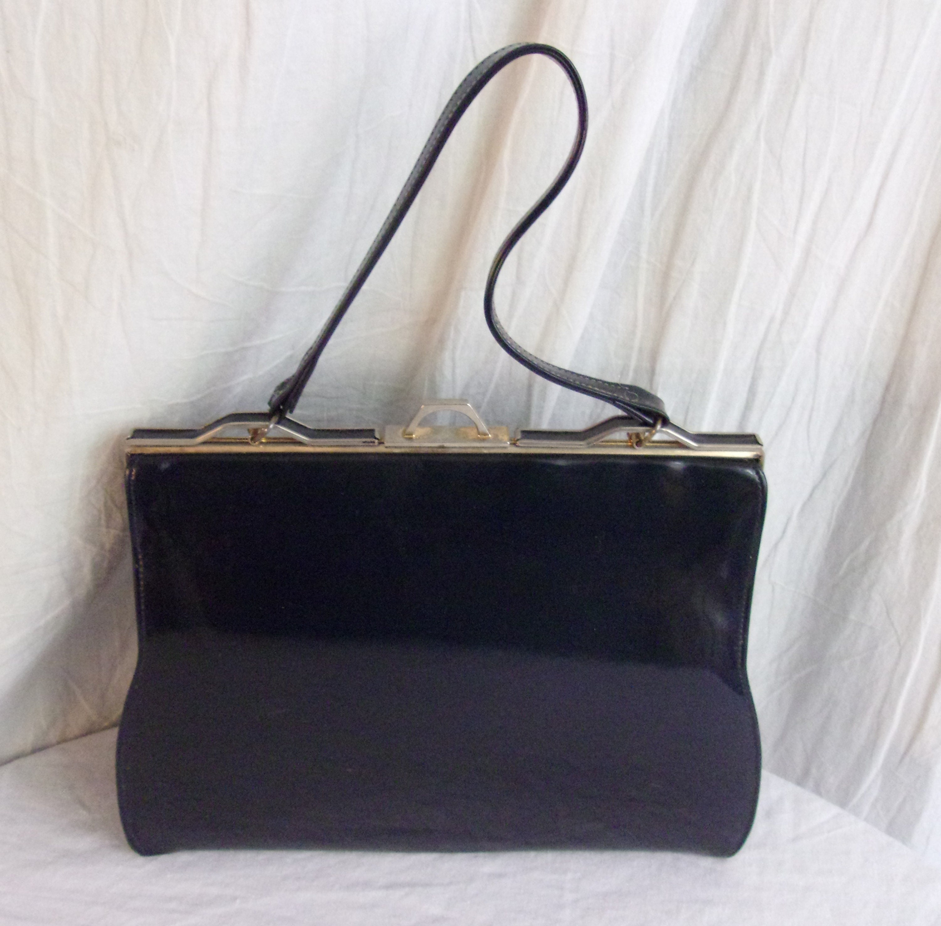 Vintage 50's 60's Red Vinyl Box Handbag Purse W/ Bakelite Handle Snap 6.5  MCM