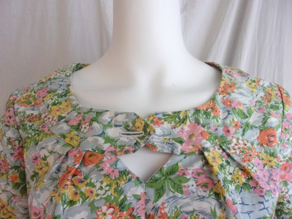 Vintage 1950s Dress Rainbow Floral Print Rayon Dr… - image 3