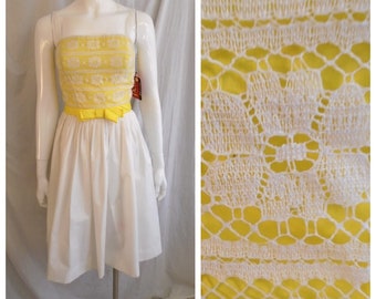 Vintage 1950s Dress Cotton Sundress Yellow and White Built In Bra Lace Bodice NWT Deadstock XS