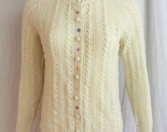 Vintage 1970s Sweater Cream Cable Knit Cardigan Yarn Flowers M/L