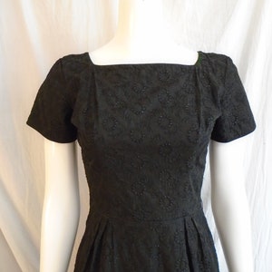 Vintage 1950s Dress Black Cotton Wiggle Dress Sheath Short Sleeve Embroidered Small Petite