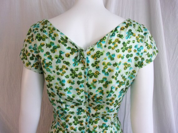 Vintage 1950s Dress Silk Print Floral Wiggle Dres… - image 6